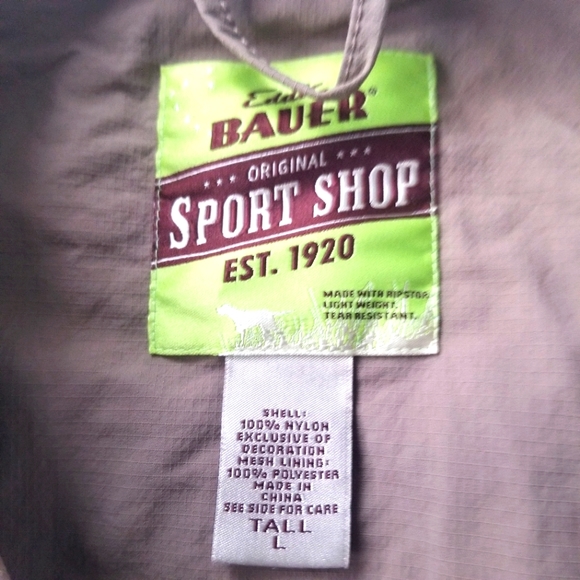 Men's Eddie Bauer's Vest in Tan Size Large Plenty of Pockets - Picture 3 of 4